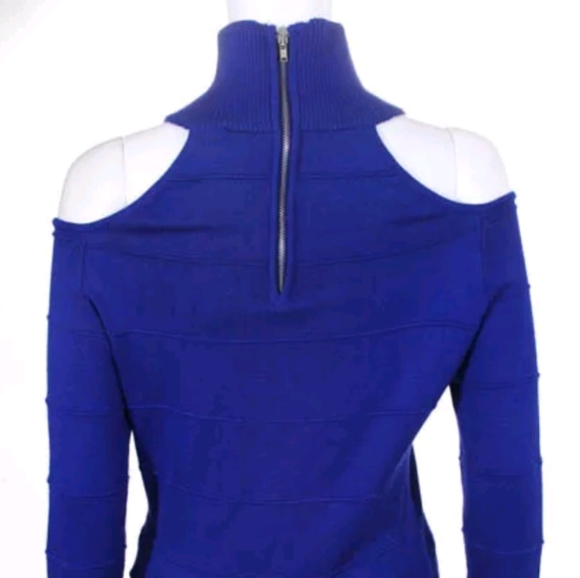 Hearts and Crush cold shoulder dress - Picture 5 of 8